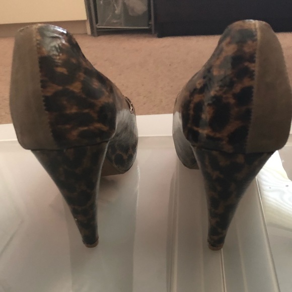 High heel shoes with leopard print - Picture 4 of 7